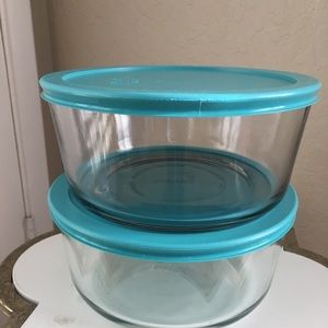 Pyrex food storage containers